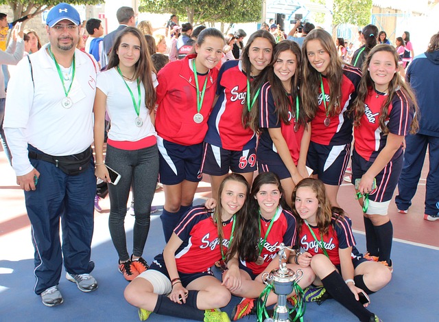 也展现出一 也展现出一